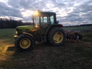 John Deere 6110