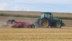 John Deere 8335R + Horsch Joker 8 HD