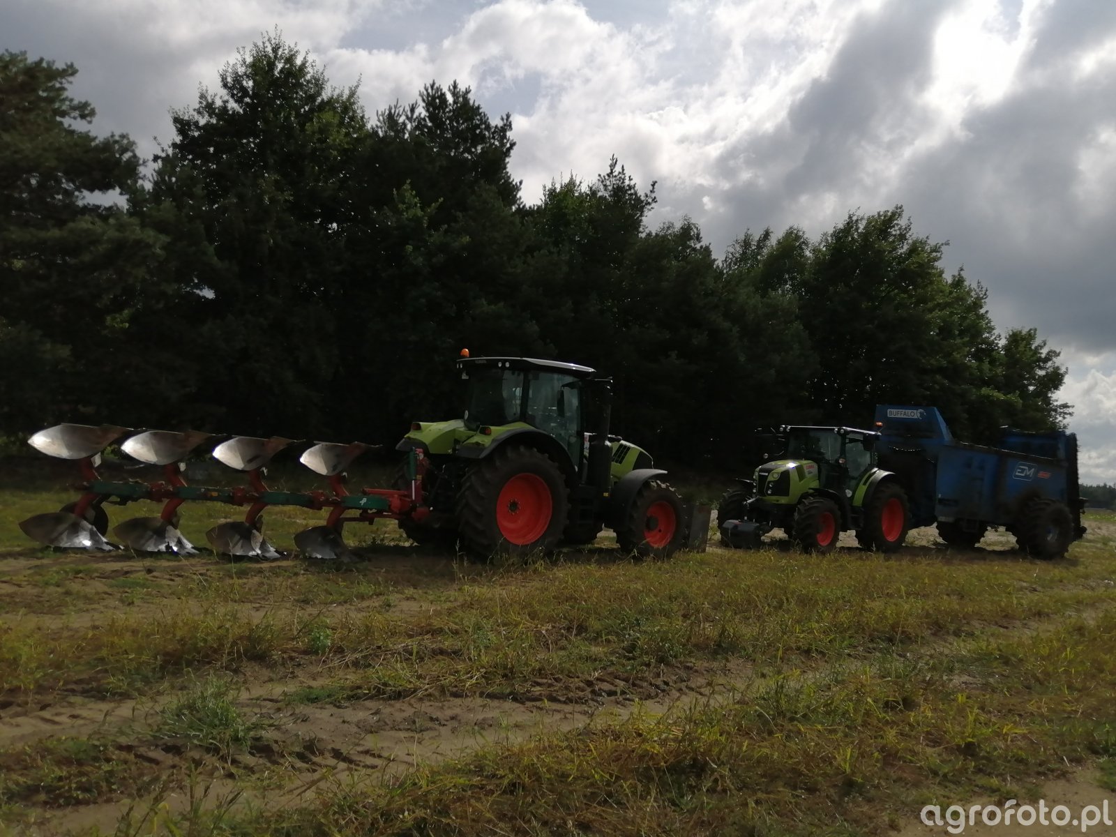 Claas Arion 610 + Kverneland 150S & Claas Arion 440 + Euromilk RX1400
