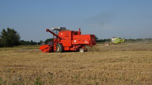 Bizon Z056 & Claas Tucano 320