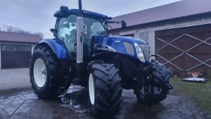 New Holland T7070 Bluepower 