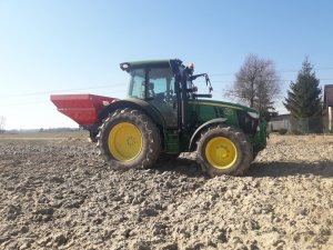 John Deere 5R Rauch MDS 18.2Q