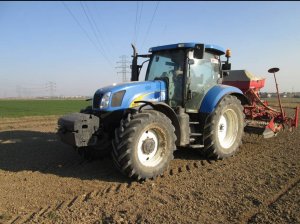 New Holland T6070