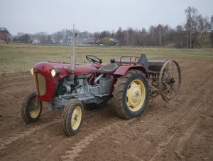 Ursus C-328 + siewnik konny