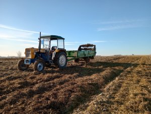 Ursus c 330 z rozrzutnikiem