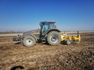 Valtra T131 Hitech + Głębosz Staltech Plower G6S