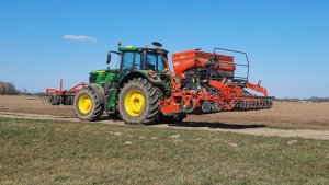 John Deere 6195M I Kuhn Sitera 3030