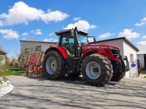 Massey Ferguson 7715S