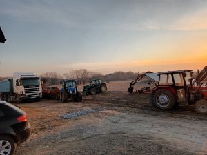 MF255 &  JD6100 & New Holland T4