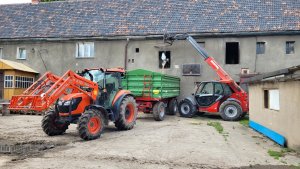 Kubota m7060 załadunek jęczmienia 