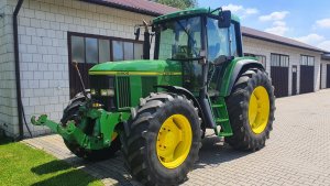 John Deere 6800