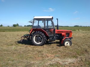 Zetor 7211 + Przetrząsacz Karuzelowy