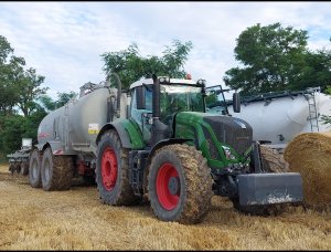 FENDT 939 & PICHON 20000