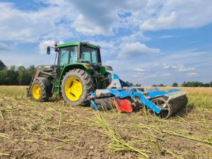 John Deere 6110 & Agro-lift