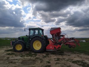 John Deere 6620  & Kuhn i Accord