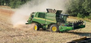 John Deere T660i 