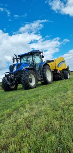 New Holland T7.165s + Roll-Belt 150