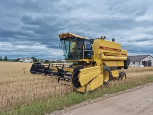 New Holland TX32