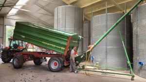 Pronar pt610 rozładunek jęczmienia 