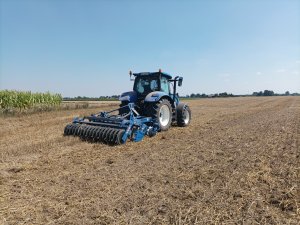 New Holland T6 & Rolmako U652