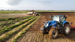 New.Holland.T7.165s//Valtra.N.141