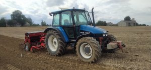 New Holland 6635 & AUS1 & Kongskilde Ecoline 250