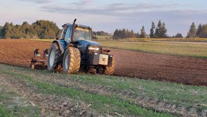 New Holland 8360 + Huard 4+