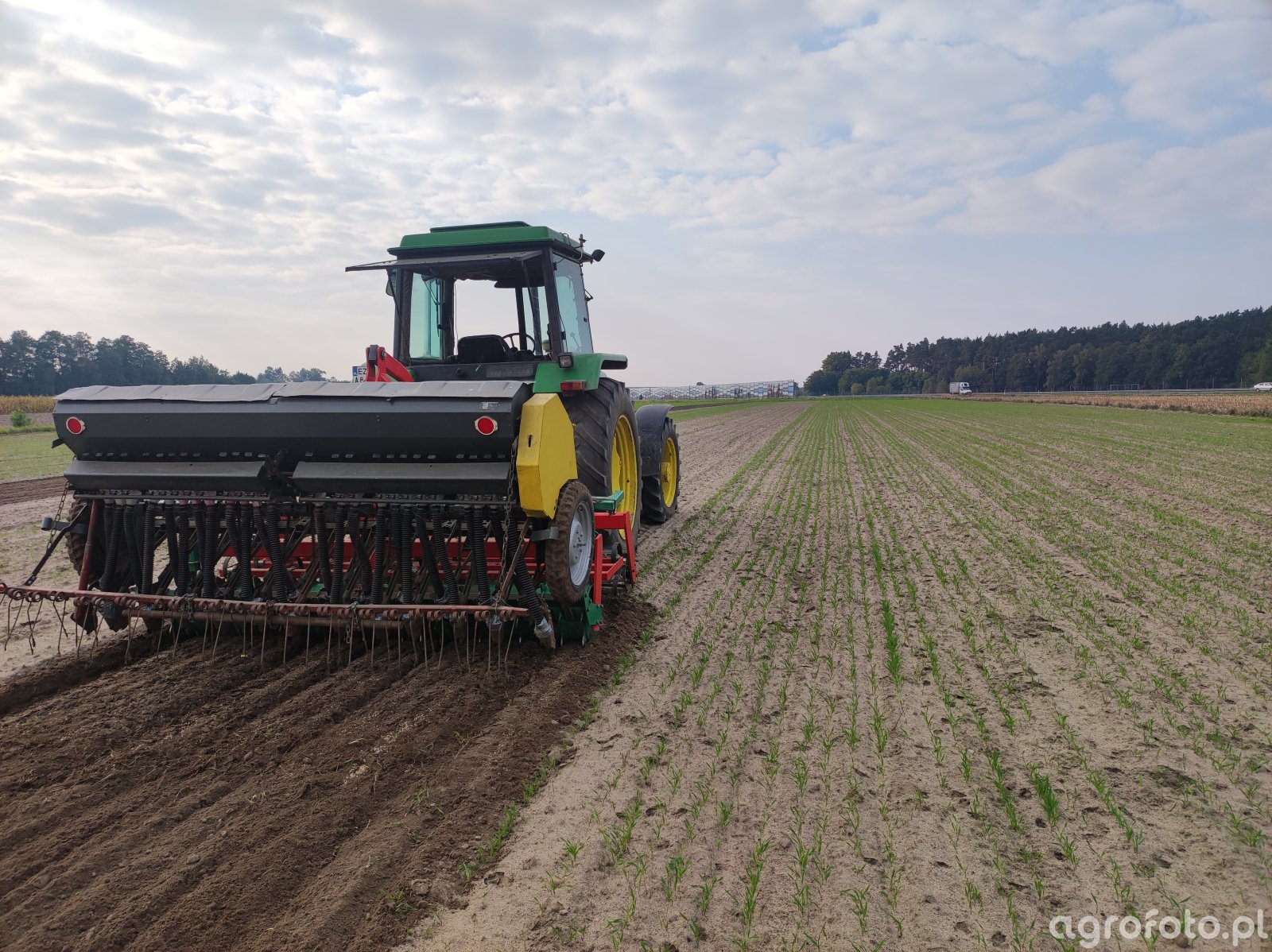 fotografia-traktor-jd-3040-agromasz-poznaniak-id-820490-galeria