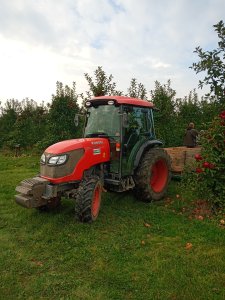 Kubota M7040 Narrow