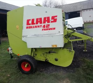 Claas Rollant 42 farmer 