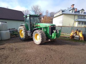 John Deere 8310