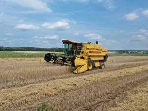 New Holland TX32