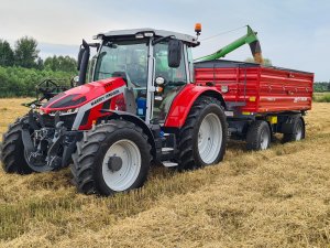 Massey Ferguson 5s + Metal Fach T711/2