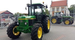 John Deere 2140