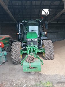 John deere 6090M