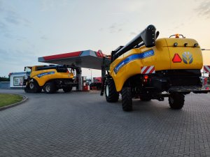 New Holland CR8.90 & CX5.80