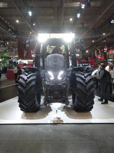 Valtra Q305