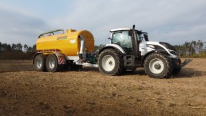 Zunhammer 20.000L & VALTRA T144 Versu