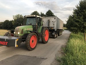 Fendt Favorit 716 Vario & InterCars