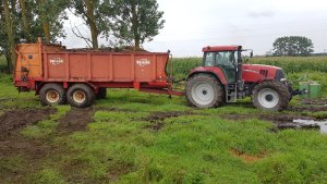 Case IH CVX 195 z rozrzutnikiem TEBBE