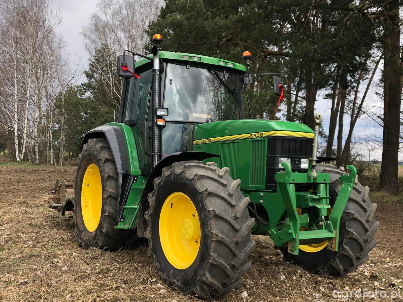 Foto ciągnik John deere 6800 id:825158 - Galeria rolnicza agrofoto