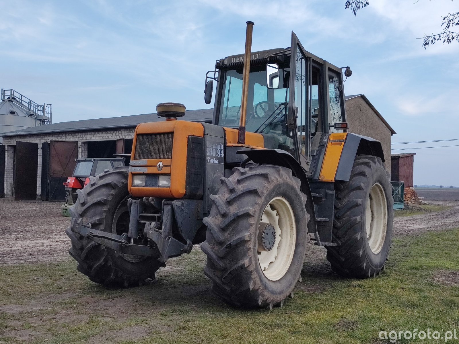 foto-ci-gnik-renault-180-94-multishift-id-825258-galeria-rolnicza
