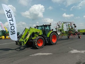 Claas Arion 450 + Liner 1800