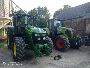 JD 7730 i Axion 820 