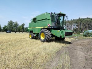 John Deere 2264