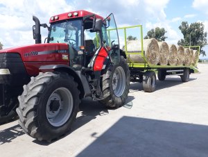 Case mx 110- przyczepa do bel