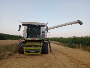 Claas Trion650