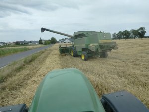 John Deere 2264