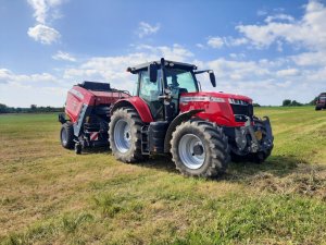 Massey Ferguson 7715S 