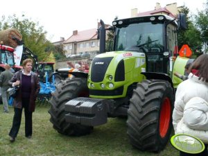 Claas Arion 640